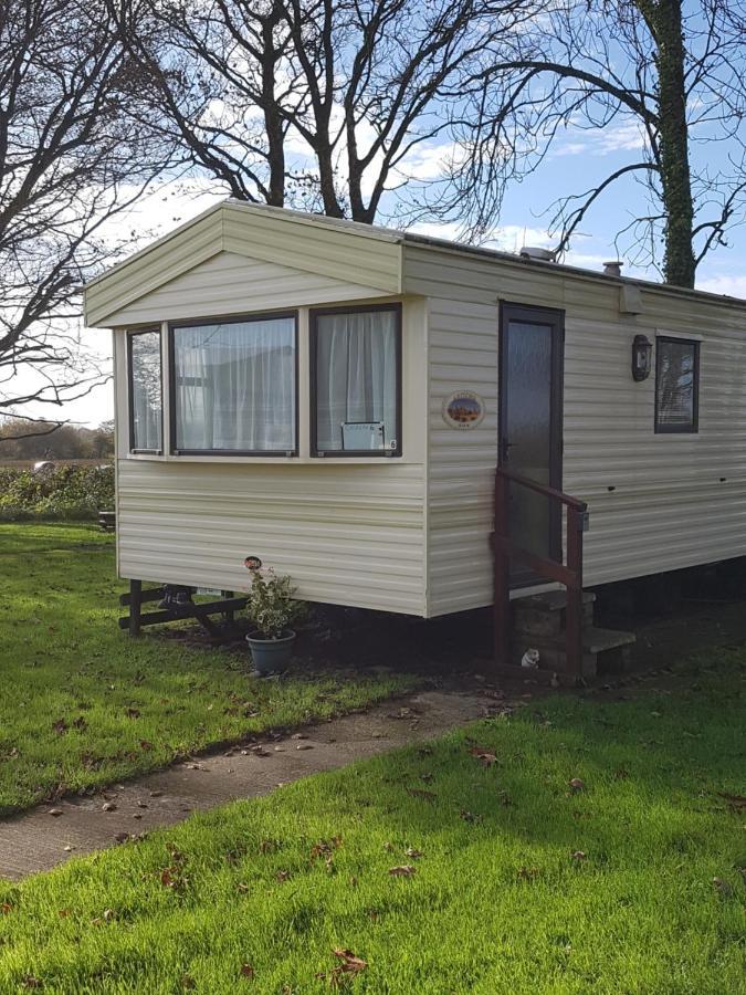 Cosy Caravan At Blackmoor Farm Ludchurch Екстериор снимка