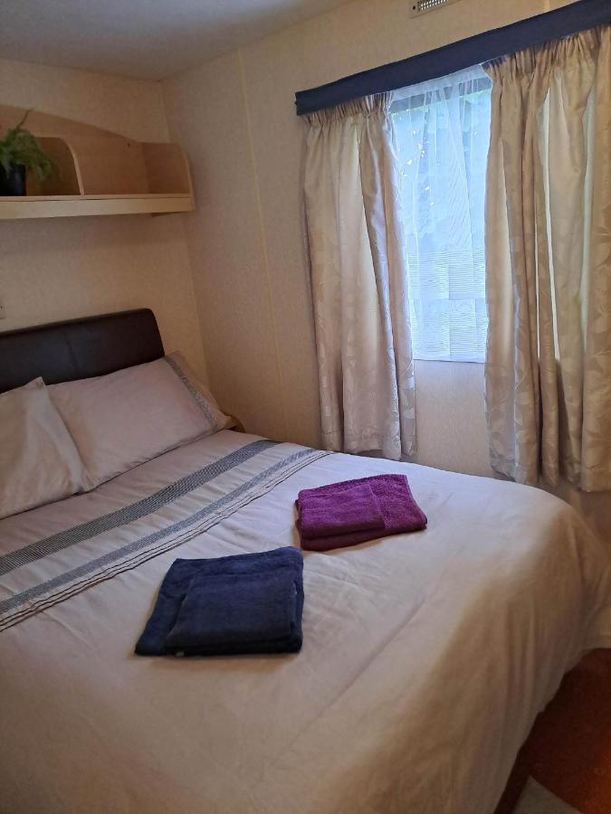 Cosy Caravan At Blackmoor Farm Ludchurch Екстериор снимка